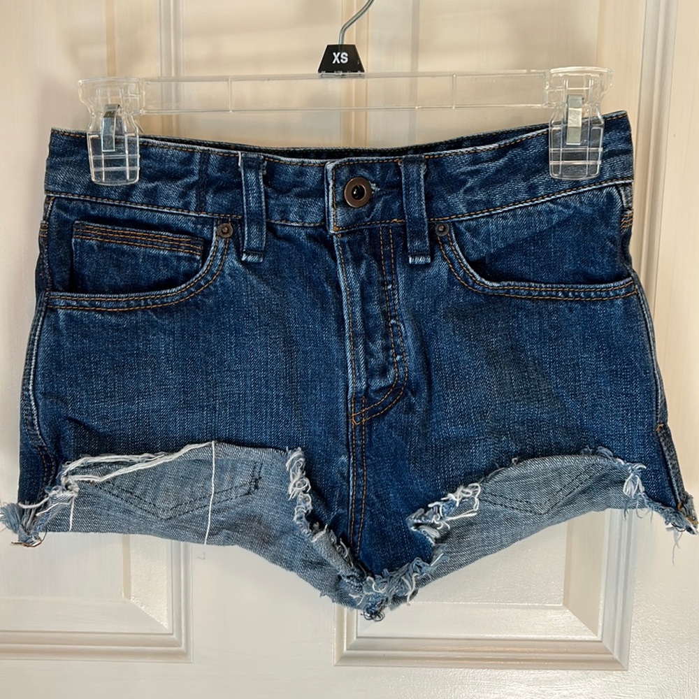 Free People medium blue button down Jean shorts size 24”Waist